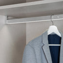 Barra Appendiabili per Armadio a Batteria 85,8-100,8 cm con LED Bianco Naturale e Sensore di Movimento Emuca
