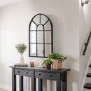 Specchio a Parete e a forma di Arco 70x50 cm in Metallo e Vetro Nero