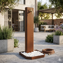 Fontana da Giardino Design a Colonna Ovale Rubinetto in Ottone e Base con Ciottoli Corten