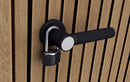 Armadio Porta Attrezzi da Esterno 140x73,6x170,4 cm Keter Signature Vertical Shed in Resina Effetto Legno Noce      