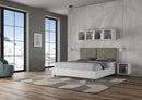 Letto Matrimoniale con Alzata Comoda Struttura Bianco Frassico con Cuscini in Similpelle Appia Cappuccino Varie Misure