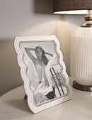 Cornice Curty 25,2x1,7x30,3 cm in Resina e Vetro Bianco e Argento      