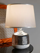 Lampada da Tavolo Lucina Ø20x29 cm in Ceramica e Ferro e Tessuto Bianco e Argento      